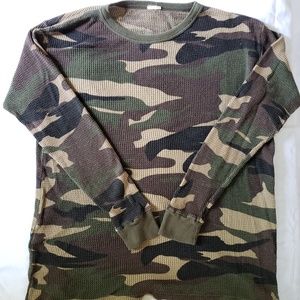 Camo long sleve henley top